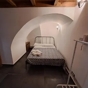 Appartamento Ursinorooms2, Aeroporto di Catania Fontana Rossa